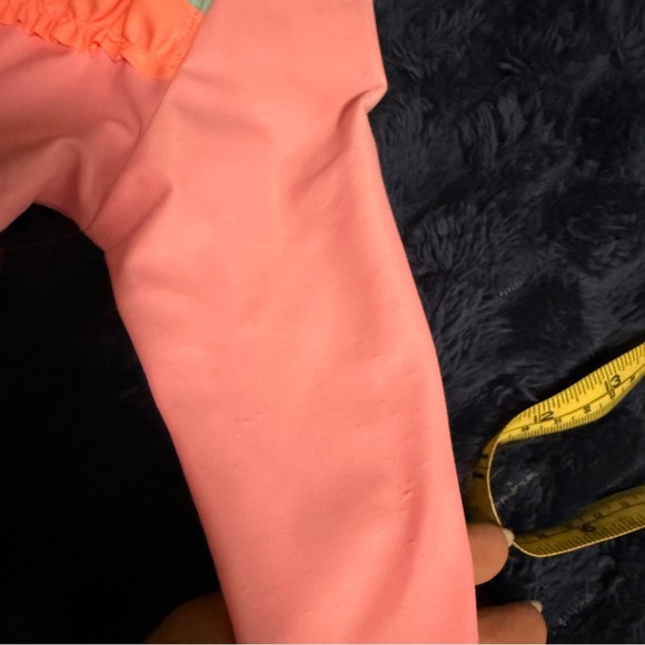 BETSEY JOHNSON BABY GIRL’S 2-PIECE MULTI-COLOR RUFFLE RASHGUARD SWIM SET 12M - Picture 8 of 8